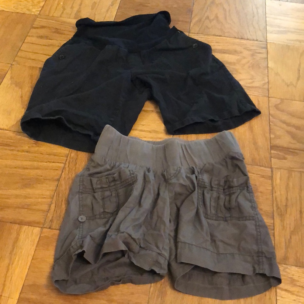Lot of maternity shorts